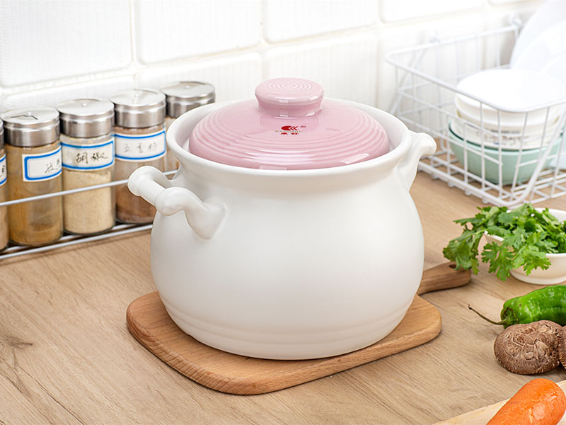 Soup pot - white - powder cover